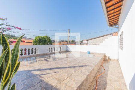 Casa à venda com 250m², 3 quartos e 2 vagasQuintal