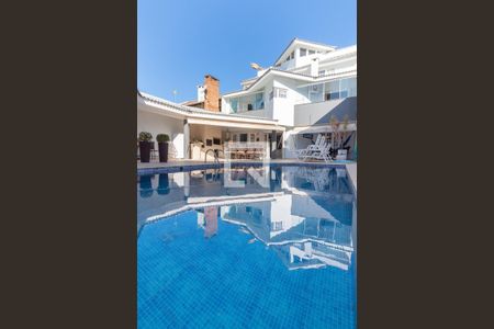 Casa à venda com 429m², 5 quartos e 4 vagasPiscina
