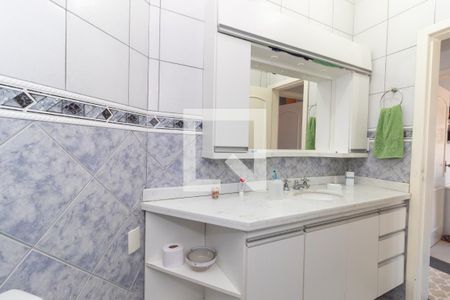 Casa à venda com 429m², 5 quartos e 4 vagasBanheiro da Suíte 2