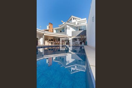 Casa à venda com 429m², 5 quartos e 4 vagasPiscina