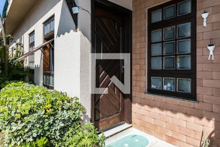 Casa de condomínio para alugar com 100m², 4 quartos e 2 vagas Casa de condomínio para alugar com 100m², 4 quartos e 2 vagasEntrada