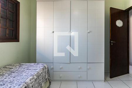 Casa de condomínio para alugar com 100m², 4 quartos e 2 vagas Casa de condomínio para alugar com 100m², 4 quartos e 2 vagasQuarto 1