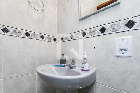 Casa de condomínio para alugar com 100m², 4 quartos e 2 vagas Casa de condomínio para alugar com 100m², 4 quartos e 2 vagasBanheiro