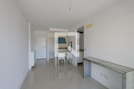Sala de apartamento para alugar com 1 quarto, 40m² em Freguesia de Jacarepaguá, Rio de Janeiro
