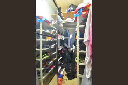 Casa à venda com 140m², 2 quartos e sem vagaCloset