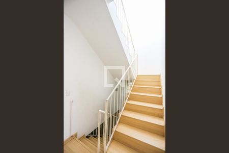 Casa à venda com 260m², 3 quartos e 2 vagasEscada