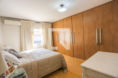 Casa à venda com 260m², 3 quartos e 2 vagasSuite