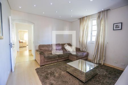 Casa à venda com 260m², 3 quartos e 2 vagasSala de TV