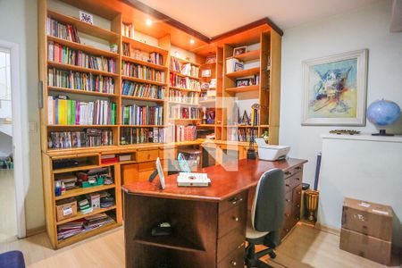 Casa à venda com 260m², 3 quartos e 2 vagasEscritorio