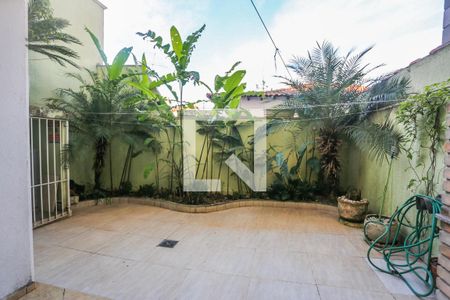Casa à venda com 260m², 3 quartos e 2 vagasQuintal com Churrasqueira