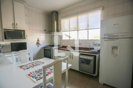 Casa à venda com 260m², 3 quartos e 2 vagasCozinha