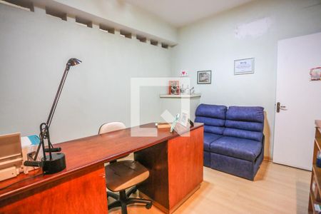 Casa à venda com 260m², 3 quartos e 2 vagasEscritorio