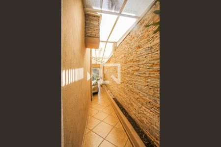 Casa à venda com 260m², 3 quartos e 2 vagasCorredor Lateral