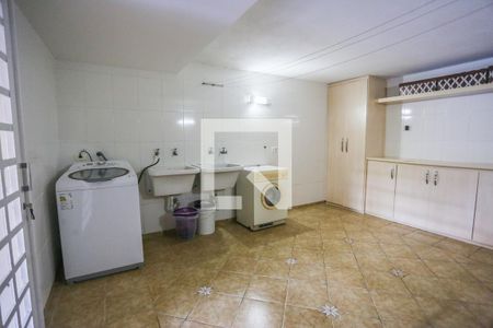 Casa à venda com 260m², 3 quartos e 2 vagasArea de Serviço