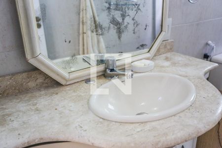 Casa à venda com 260m², 3 quartos e 2 vagasBanheiro