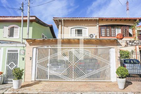 Casa à venda com 260m², 3 quartos e 2 vagasFachada
