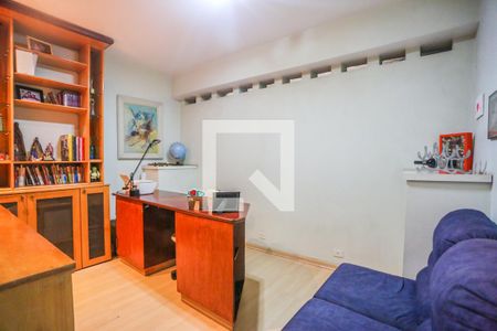 Casa à venda com 260m², 3 quartos e 2 vagasEscritorio