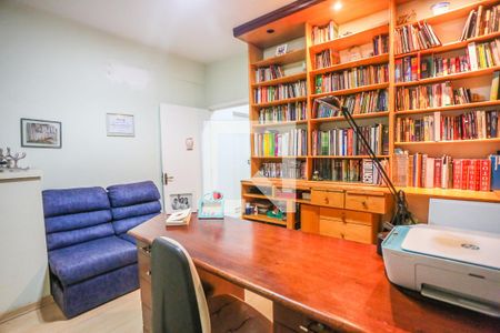 Casa à venda com 260m², 3 quartos e 2 vagasEscritorio