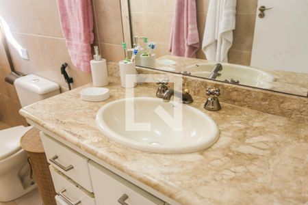 Casa à venda com 260m², 3 quartos e 2 vagasBanheiro Suite