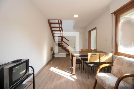 Sala de apartamento para alugar com 2 quartos, 84m² em Passo da Areia, Porto Alegre