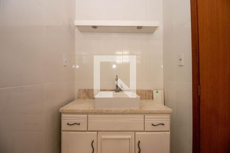 Banheiro Social 2 de apartamento para alugar com 2 quartos, 84m² em Passo da Areia, Porto Alegre