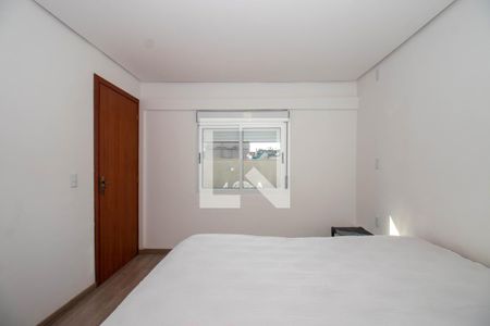 Quarto 1 de apartamento para alugar com 2 quartos, 84m² em Passo da Areia, Porto Alegre