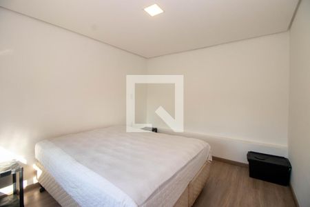 Quarto 1 de apartamento para alugar com 2 quartos, 84m² em Passo da Areia, Porto Alegre