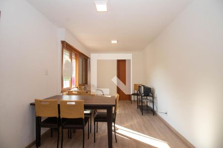 Sala de apartamento para alugar com 2 quartos, 84m² em Passo da Areia, Porto Alegre
