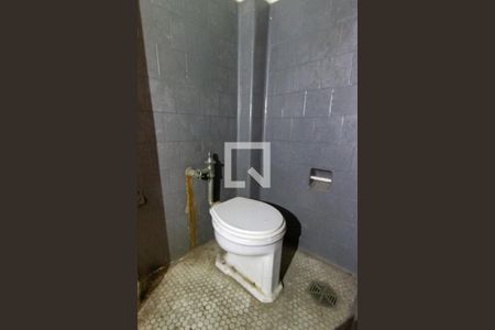 Banheiro de kitnet/studio para alugar com 1 quarto, 34m² em Centro, Rio de Janeiro