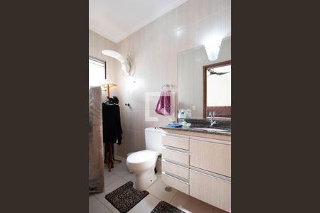 Casa de condomínio à venda com 109m², 3 quartos e 2 vagasBanheiro da Suíte