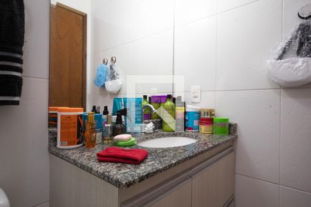 Casa de condomínio à venda com 109m², 3 quartos e 2 vagasBanheiro Corredor