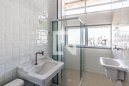 Banheiro de apartamento para alugar com 1 quarto, 37m² em República, São Paulo