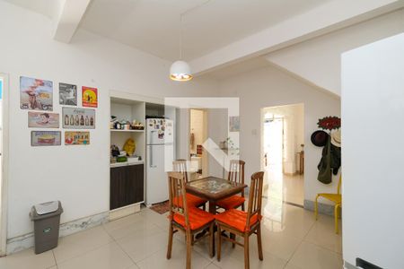 Casa à venda com 250m², 4 quartos e 1 vaga Casa à venda com 250m², 4 quartos e 1 vagaCozinha