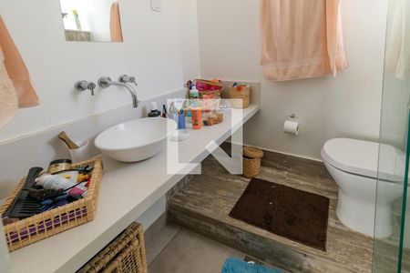 Casa à venda com 250m², 4 quartos e 1 vaga Casa à venda com 250m², 4 quartos e 1 vagaBanheiro da Suíte