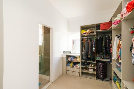 Casa à venda com 250m², 4 quartos e 1 vaga Casa à venda com 250m², 4 quartos e 1 vagaSuite