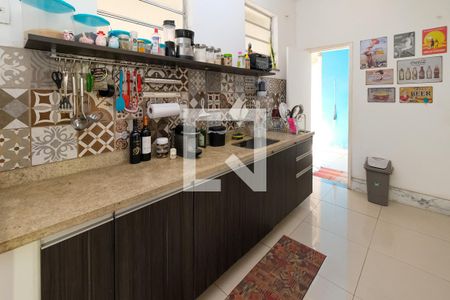 Casa à venda com 250m², 4 quartos e 1 vaga Casa à venda com 250m², 4 quartos e 1 vagaCozinha