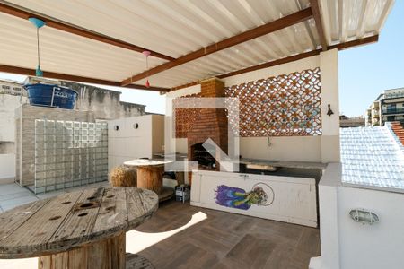 Casa à venda com 250m², 4 quartos e 1 vaga Casa à venda com 250m², 4 quartos e 1 vagaTerraço