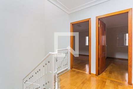 Casa à venda com 250m², 3 quartos e 5 vagas Casa à venda com 250m², 3 quartos e 5 vagasHall Dormitórios