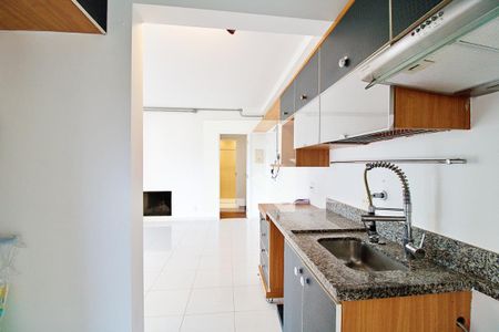 Cozinha de apartamento para alugar com 2 quartos, 72m² em Vila Andrade, São Paulo