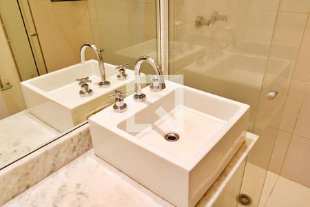 Apartamento para alugar com 72m², 2 quartos e 2 vagas Apartamento para alugar com 72m², 2 quartos e 2 vagasBanheiro da Suíte 1