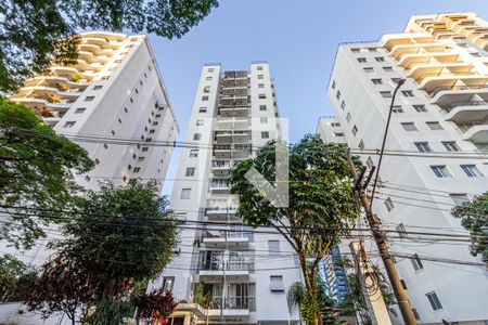 Apartamento para alugar com 70m², 2 quartos e 2 vagasFachada