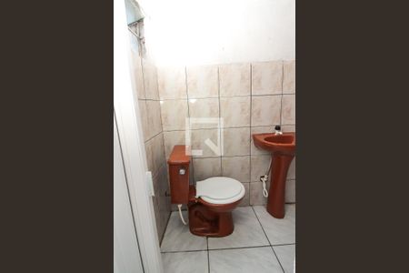 Banheiro de casa de condomínio para alugar com 1 quarto, 35m² em Vila Joao Pessoa, Porto Alegre