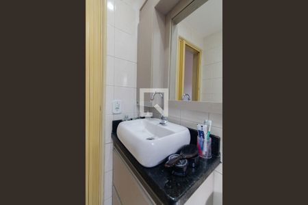 Apartamento à venda com 74m², 3 quartos e 1 vagaBanheiro do quarto 2