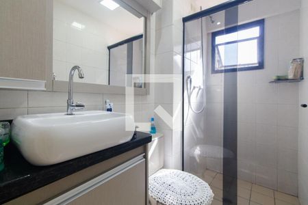 Apartamento à venda com 74m², 3 quartos e 1 vagaBanheiro do quarto 2