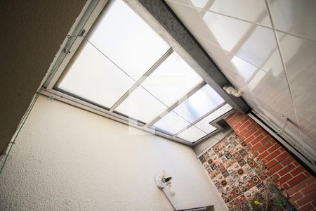 Casa de condomínio à venda com 70m², 2 quartos e 1 vagaÁrea de Serviço