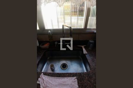 Casa à venda com 278m², 3 quartos e 4 vagas Casa à venda com 278m², 3 quartos e 4 vagasCozinha - Torneira