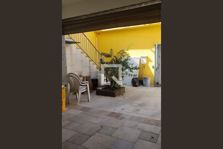 Casa à venda com 278m², 3 quartos e 4 vagas Casa à venda com 278m², 3 quartos e 4 vagasEntrada