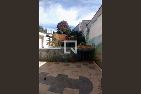 Casa à venda com 278m², 3 quartos e 4 vagas Casa à venda com 278m², 3 quartos e 4 vagasQuintal