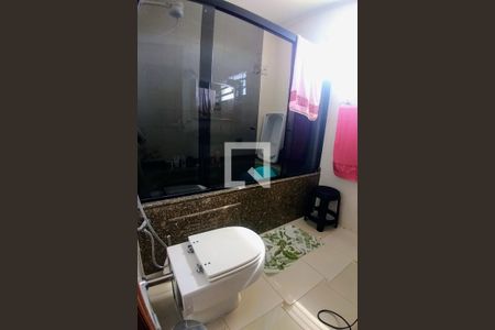 Casa à venda com 278m², 3 quartos e 4 vagas Casa à venda com 278m², 3 quartos e 4 vagasBanheiro da Suíte 1