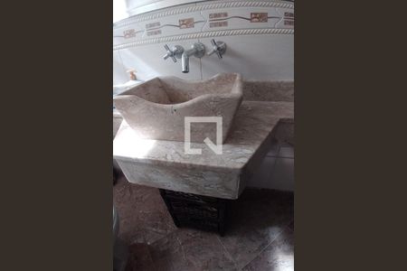 Casa à venda com 278m², 3 quartos e 4 vagas Casa à venda com 278m², 3 quartos e 4 vagasBanheiro - Torneira